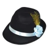 Bavarian hat sort med blomster og fjer